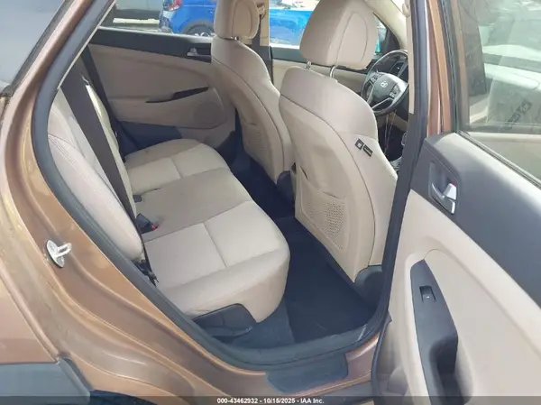 KM8J33A28HU373185 2017 HYUNDAI TUCSON - Image 8