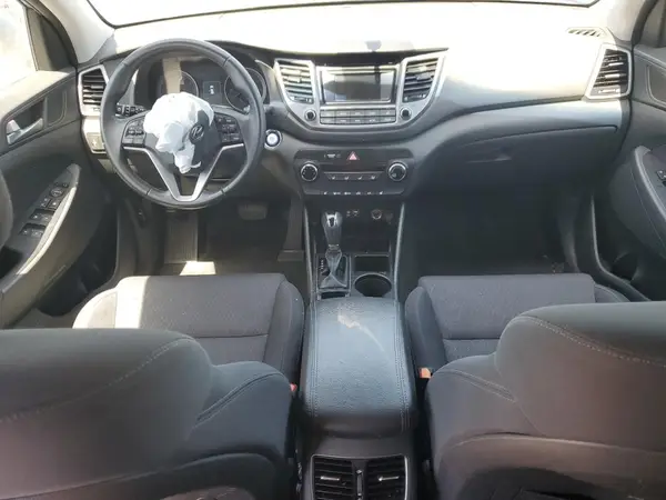 KM8J33A28HU373798 2017 HYUNDAI TUCSON - Image 8