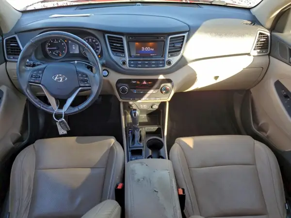 KM8J33A28HU385594 2017 HYUNDAI TUCSON - Image 8