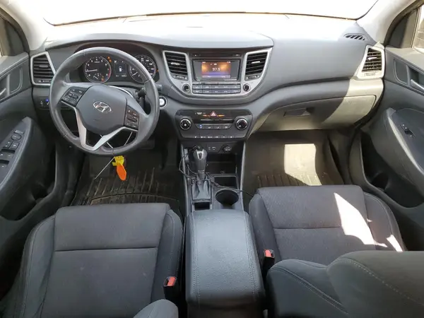 KM8J33A28HU388883 2017 HYUNDAI TUCSON - Image 8