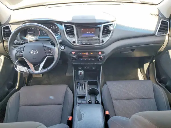 KM8J33A28HU390696 2017 HYUNDAI TUCSON - Image 8