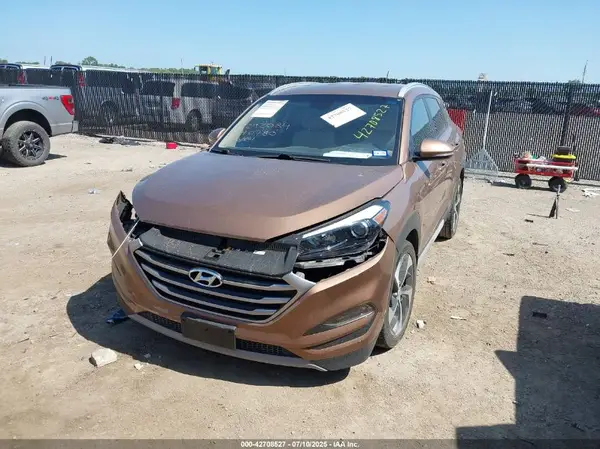 KM8J33A28HU390780 2017 HYUNDAI TUCSON - Image 2