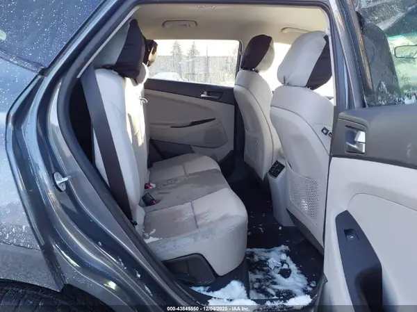 KM8J33A28HU393078 2017 HYUNDAI TUCSON - Image 8