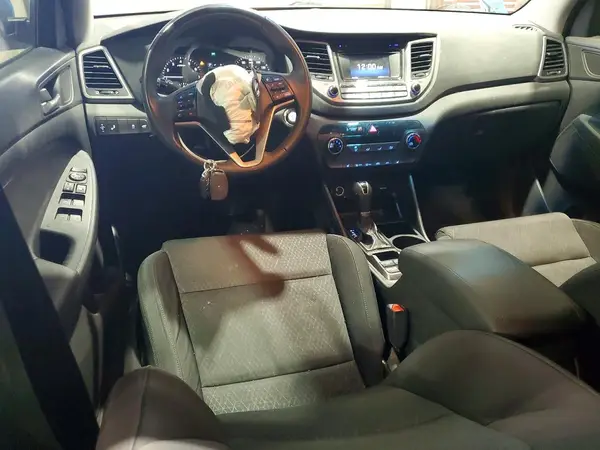 KM8J33A28HU397633 2017 HYUNDAI TUCSON - Image 8