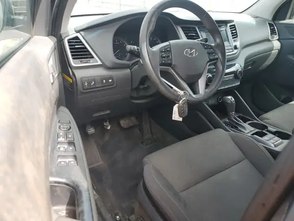 KM8J33A28HU397664 2017 HYUNDAI TUCSON - Image 8