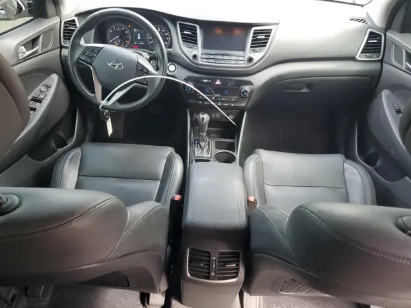 KM8J33A28HU414785 2017 HYUNDAI TUCSON - Image 8