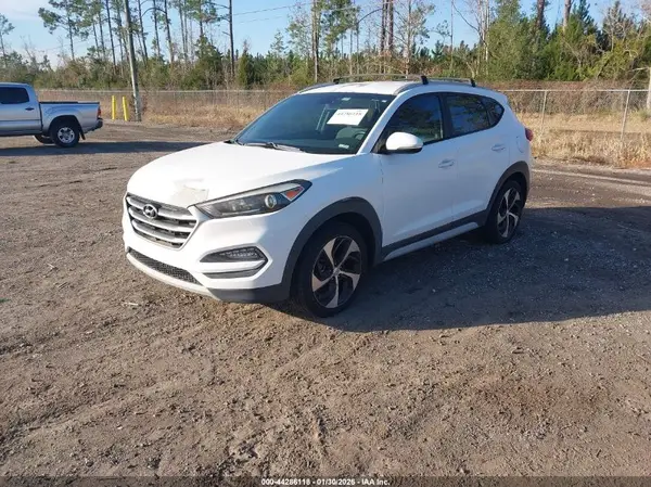 KM8J33A28HU415791 2017 HYUNDAI TUCSON - Image 2