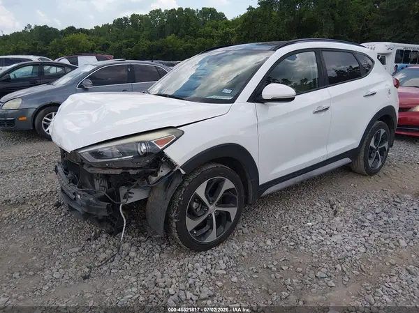 KM8J33A28HU423776 2017 HYUNDAI TUCSON - Image 2