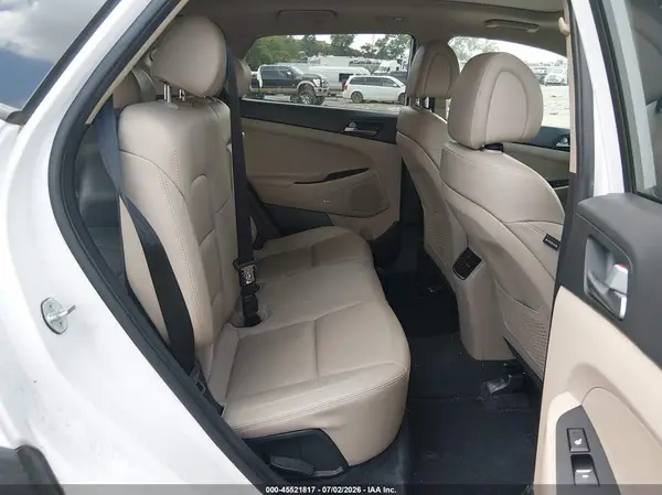 KM8J33A28HU423776 2017 HYUNDAI TUCSON - Image 8