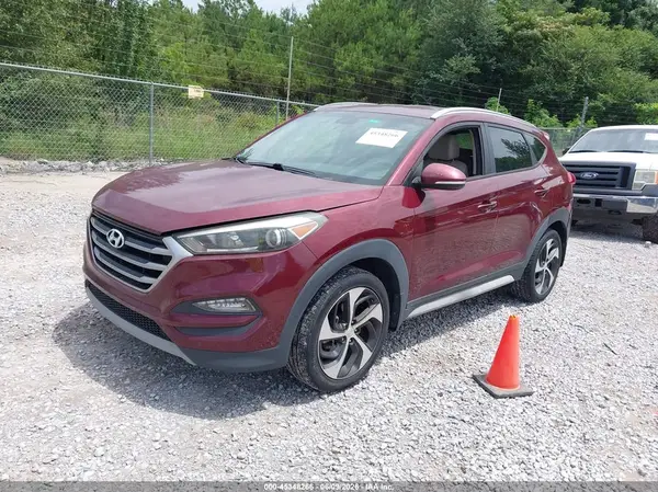 KM8J33A28HU454476 2017 HYUNDAI TUCSON - Image 2