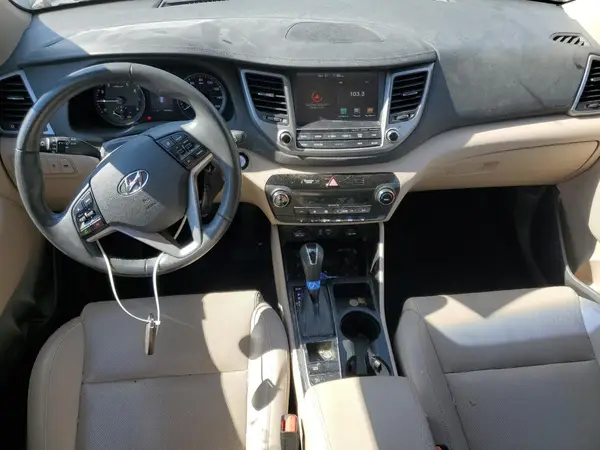 KM8J33A28HU457748 2017 HYUNDAI TUCSON - Image 8