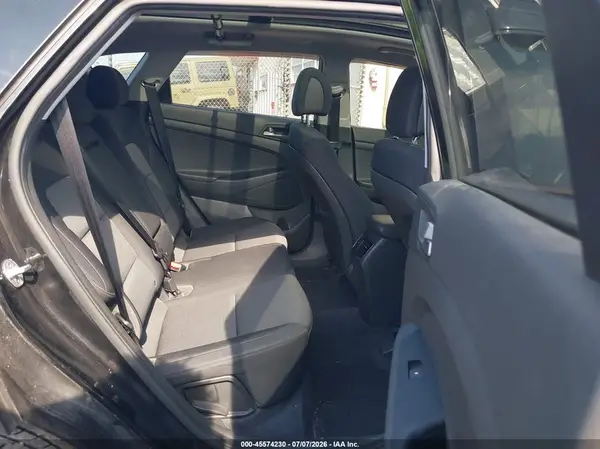 KM8J33A28HU458964 2017 HYUNDAI TUCSON - Image 8