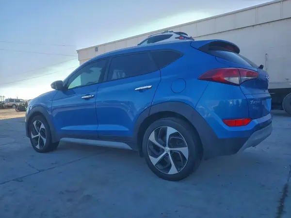 KM8J33A28HU459399 2017 HYUNDAI TUCSON - Image 2