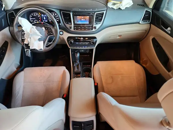 KM8J33A28HU460245 2017 HYUNDAI TUCSON - Image 8