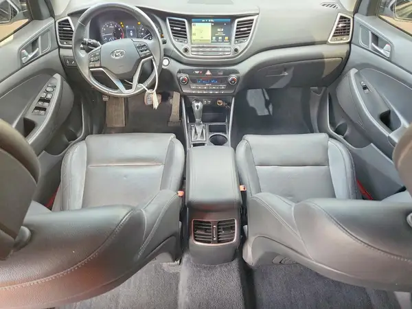 KM8J33A28HU460777 2017 HYUNDAI TUCSON - Image 8
