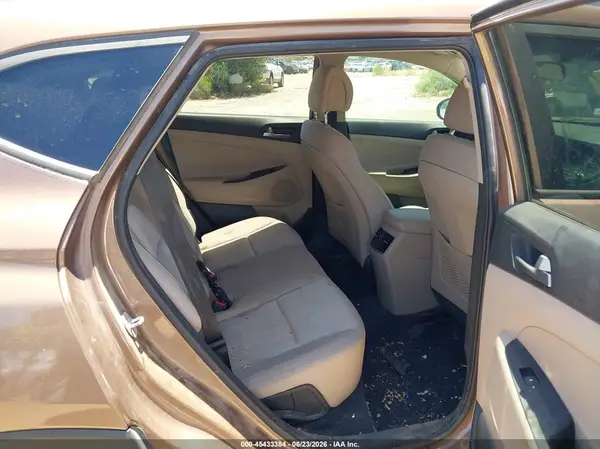 KM8J33A28HU461167 2017 HYUNDAI TUCSON - Image 8