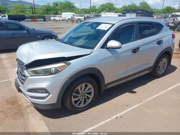 KM8J33A28HU475537 2017 HYUNDAI TUCSON - Image 2