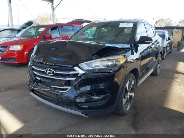 KM8J33A28HU484898 2017 HYUNDAI TUCSON - Image 2
