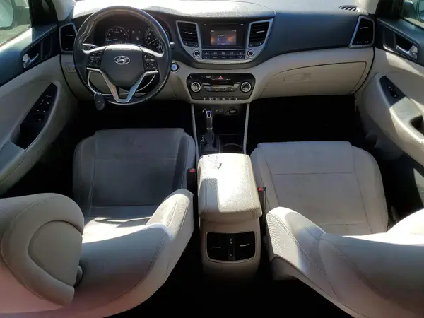KM8J33A28HU486764 2017 HYUNDAI TUCSON - Image 8