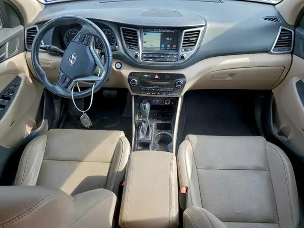 KM8J33A28HU488613 2017 HYUNDAI TUCSON - Image 8