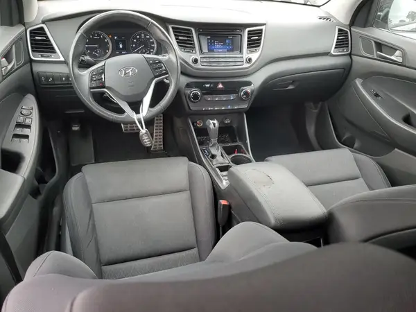 KM8J33A28HU520086 2017 HYUNDAI TUCSON - Image 8