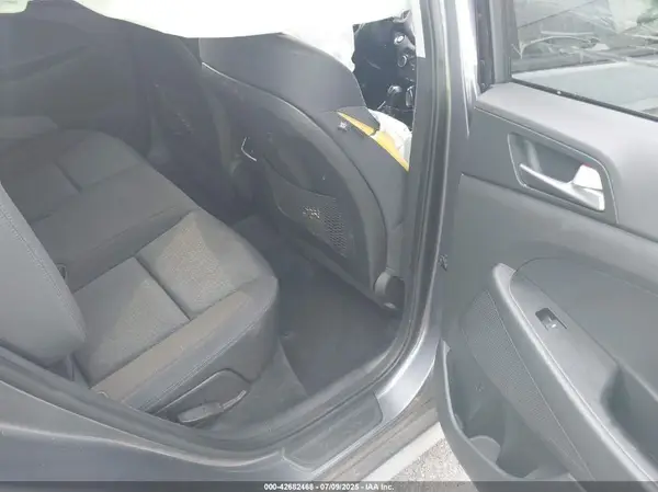 KM8J33A28HU528057 2017 HYUNDAI TUCSON - Image 8