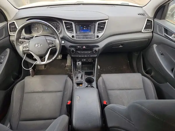 KM8J33A28HU545408 2017 HYUNDAI TUCSON - Image 8