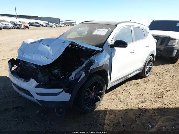 KM8J33A28HU546414 2017 HYUNDAI TUCSON - Image 2