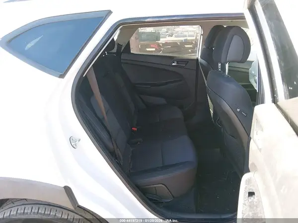 KM8J33A28HU546414 2017 HYUNDAI TUCSON - Image 8