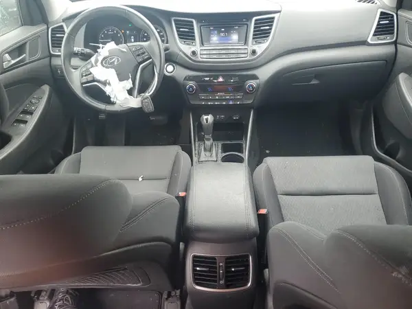 KM8J33A28HU547885 2017 HYUNDAI TUCSON - Image 8