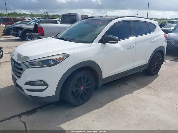 KM8J33A28HU554044 2017 HYUNDAI TUCSON - Image 2