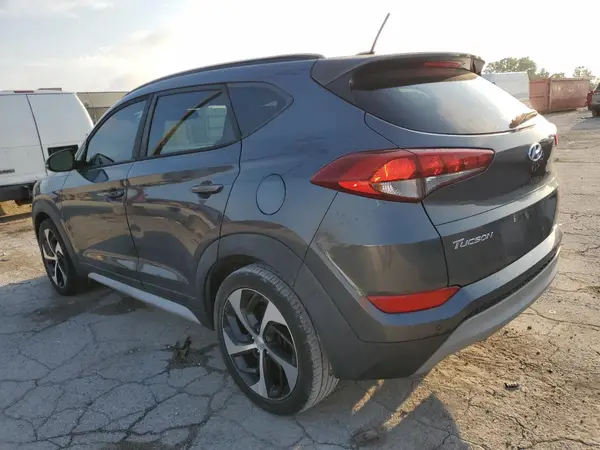 KM8J33A28HU556781 2017 HYUNDAI TUCSON - Image 2
