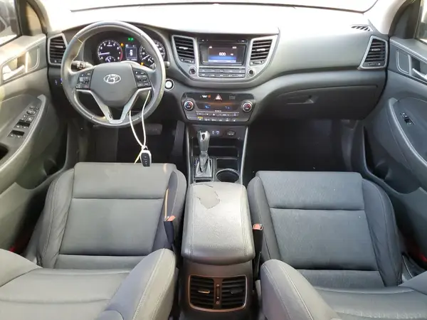 KM8J33A28HU556781 2017 HYUNDAI TUCSON - Image 8