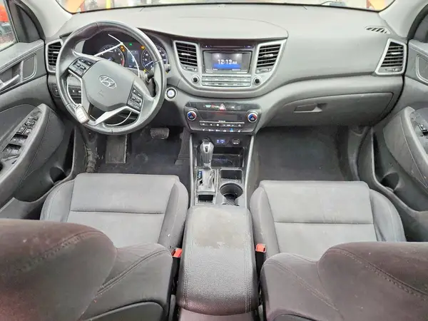 KM8J33A28HU557350 2017 HYUNDAI TUCSON - Image 8