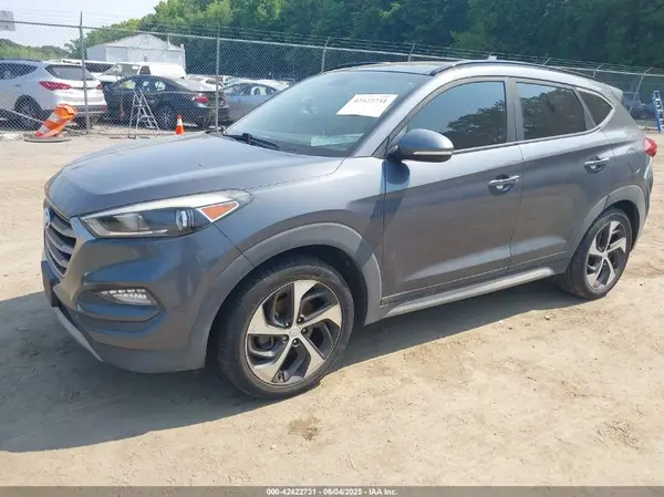KM8J33A28HU559308 2017 HYUNDAI TUCSON - Image 2