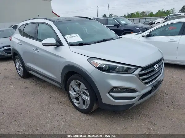 KM8J33A28HU560099 2017 HYUNDAI TUCSON - Image 1