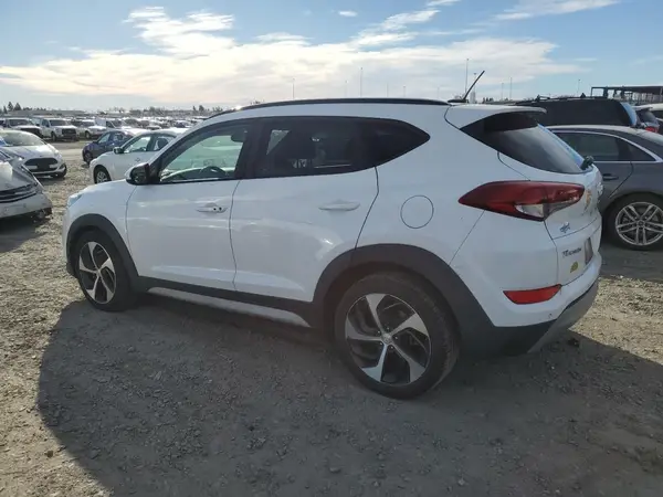 KM8J33A28HU567022 2017 HYUNDAI TUCSON - Image 2