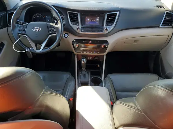 KM8J33A28HU567411 2017 HYUNDAI TUCSON - Image 8