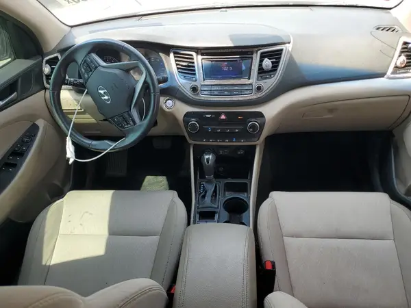 KM8J33A28HU591904 2017 HYUNDAI TUCSON - Image 8
