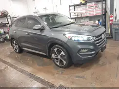 KM8J33A28JU615981 2018 HYUNDAI TUCSON