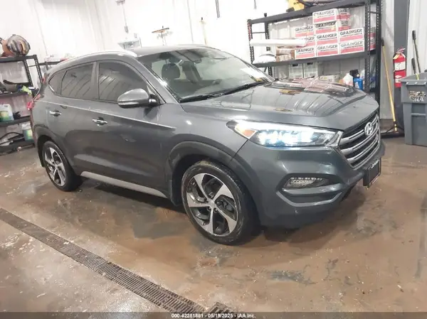 KM8J33A28JU615981 2018 HYUNDAI TUCSON - Image 1
