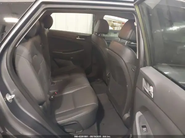 KM8J33A28JU615981 2018 HYUNDAI TUCSON - Image 8