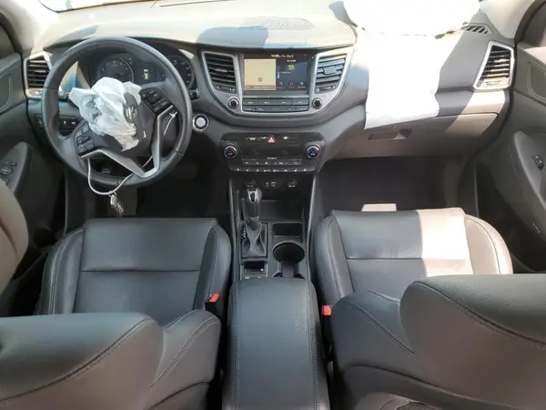 KM8J33A28JU619660 2018 HYUNDAI TUCSON - Image 8