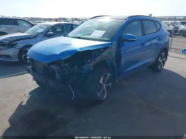 KM8J33A28JU621473 2018 HYUNDAI TUCSON - Image 2