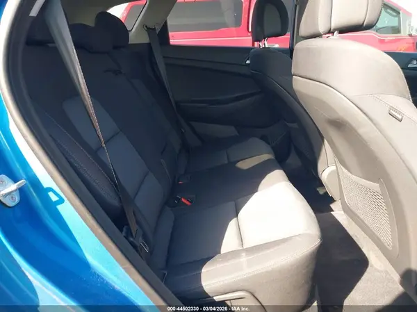 KM8J33A28JU621473 2018 HYUNDAI TUCSON - Image 8