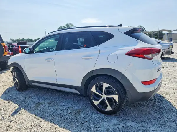 KM8J33A28JU667174 2018 HYUNDAI TUCSON - Image 2