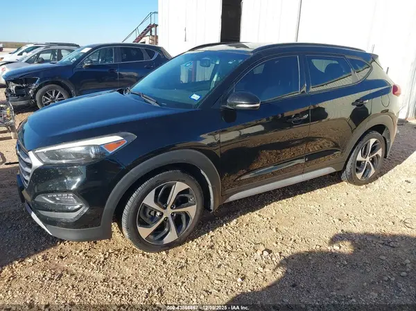 KM8J33A28JU670933 2018 HYUNDAI TUCSON - Image 2