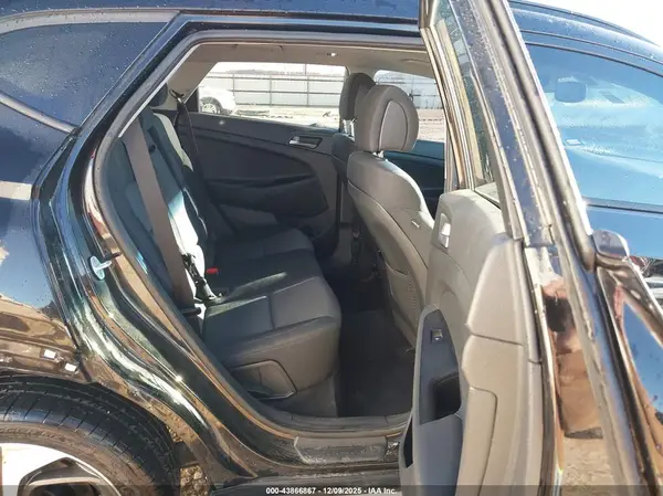 KM8J33A28JU670933 2018 HYUNDAI TUCSON - Image 8
