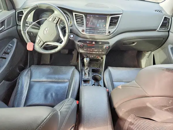 KM8J33A28JU683942 2018 HYUNDAI TUCSON - Image 8