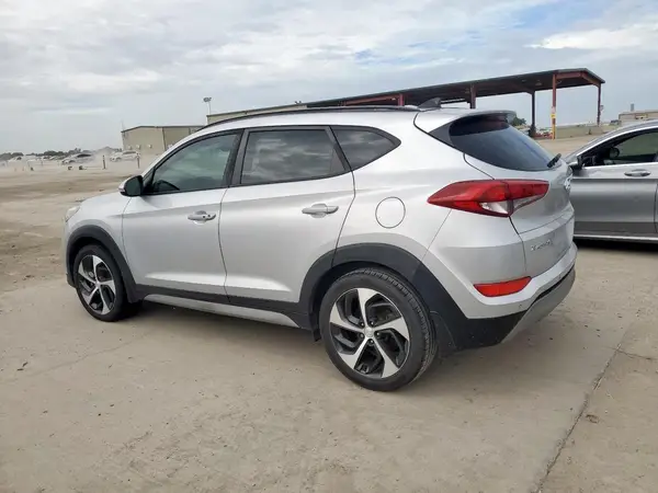 KM8J33A28JU701775 2018 HYUNDAI TUCSON - Image 2